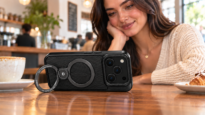 IP17PRO003BLACK hands-free tabletop viewing with both rings visible