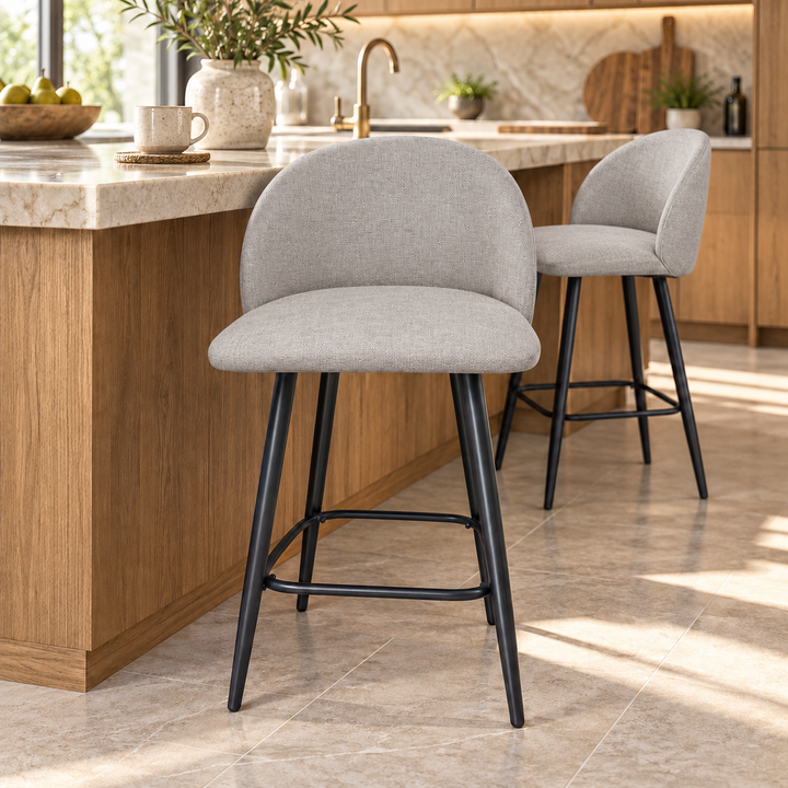 Leo Crescent Bar Stool – Puro 04 Puro 04 – kitchen lifestyle