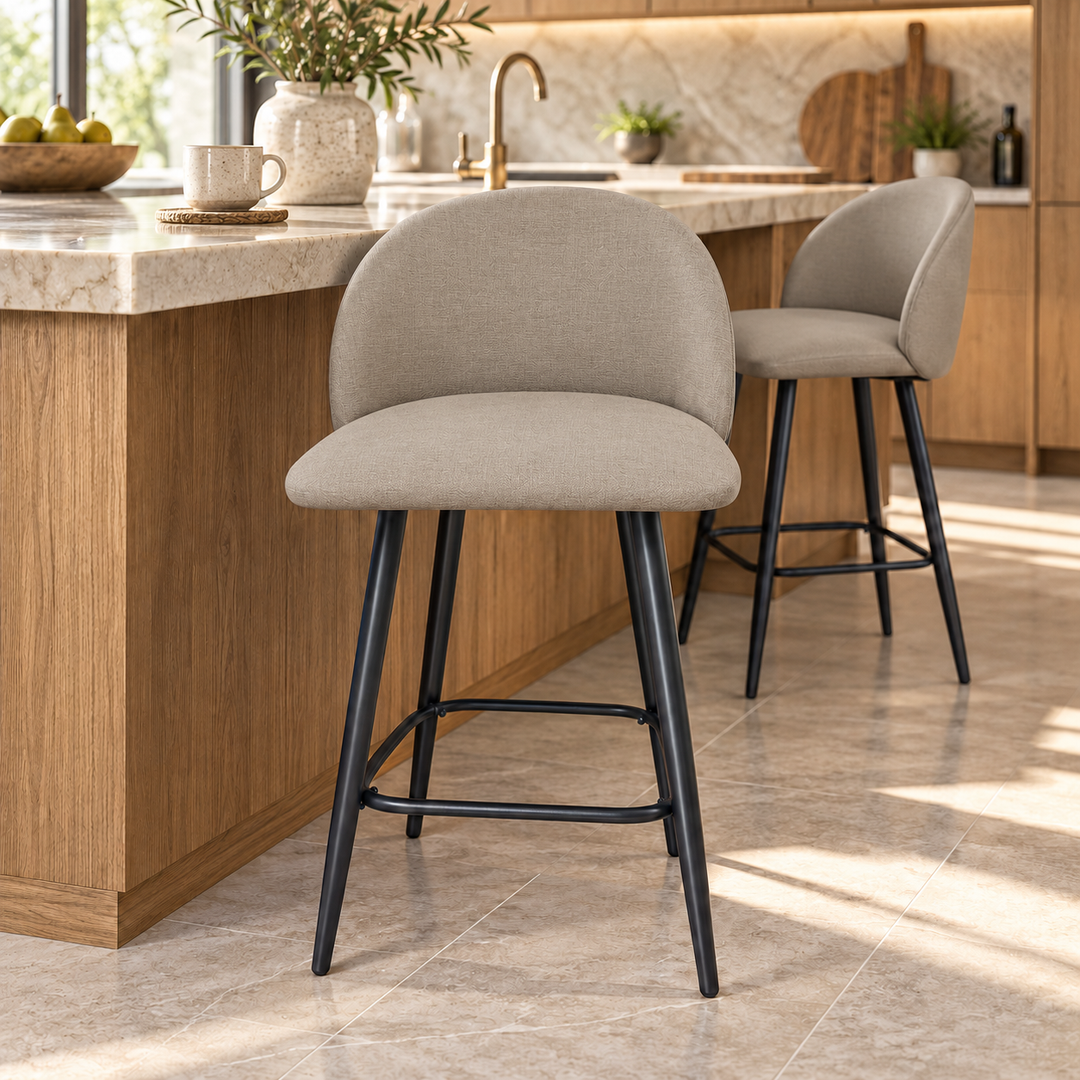 Leo Crescent Bar Stool – Lins 25 - Natural Beige – kitchen lifestyle
