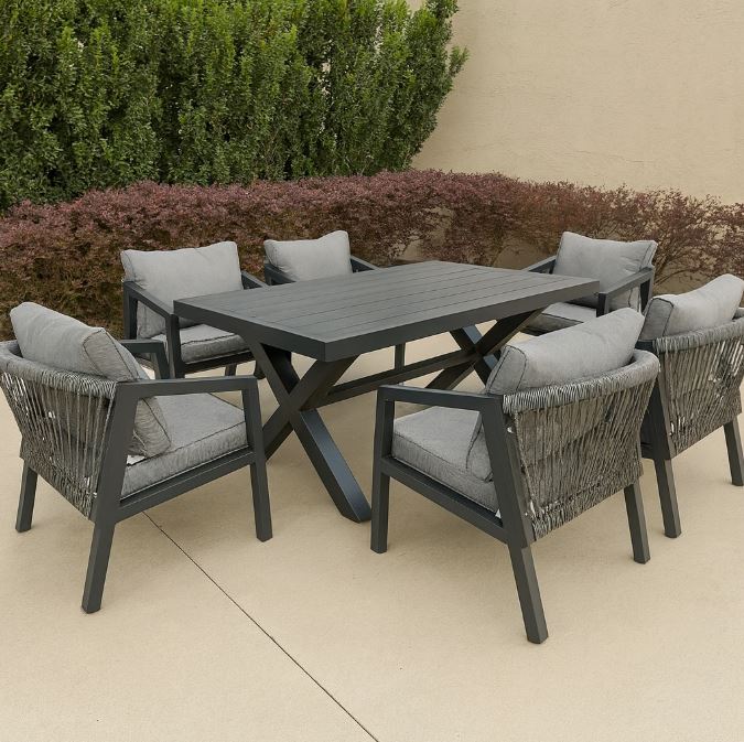 Mahachizon Outdoor Table & Chair Set, Black